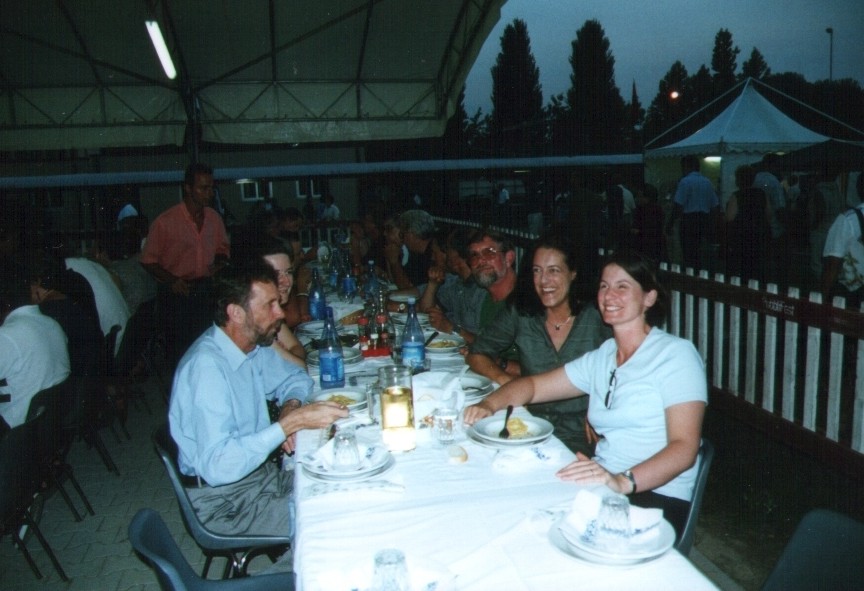 group_dinner_festa.jpg